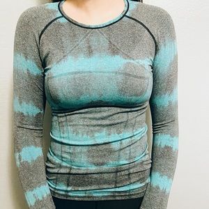 long sleeve ivivva top with thumb holes